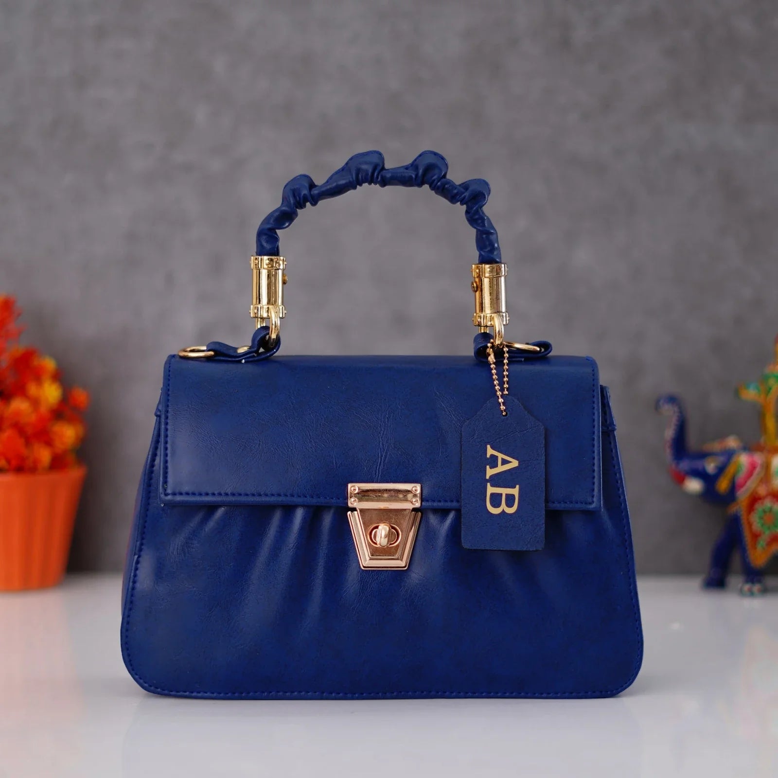 Handbag store blue colour