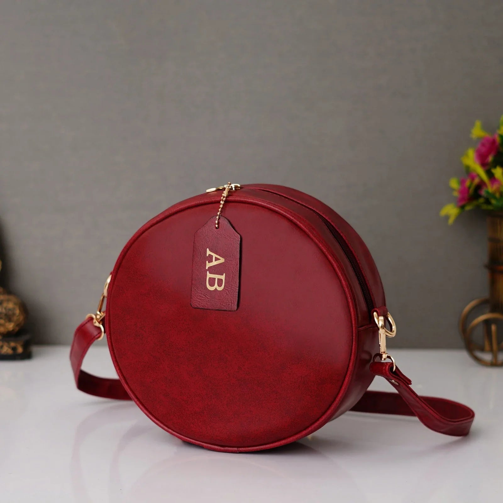 Round hot sale chain bag