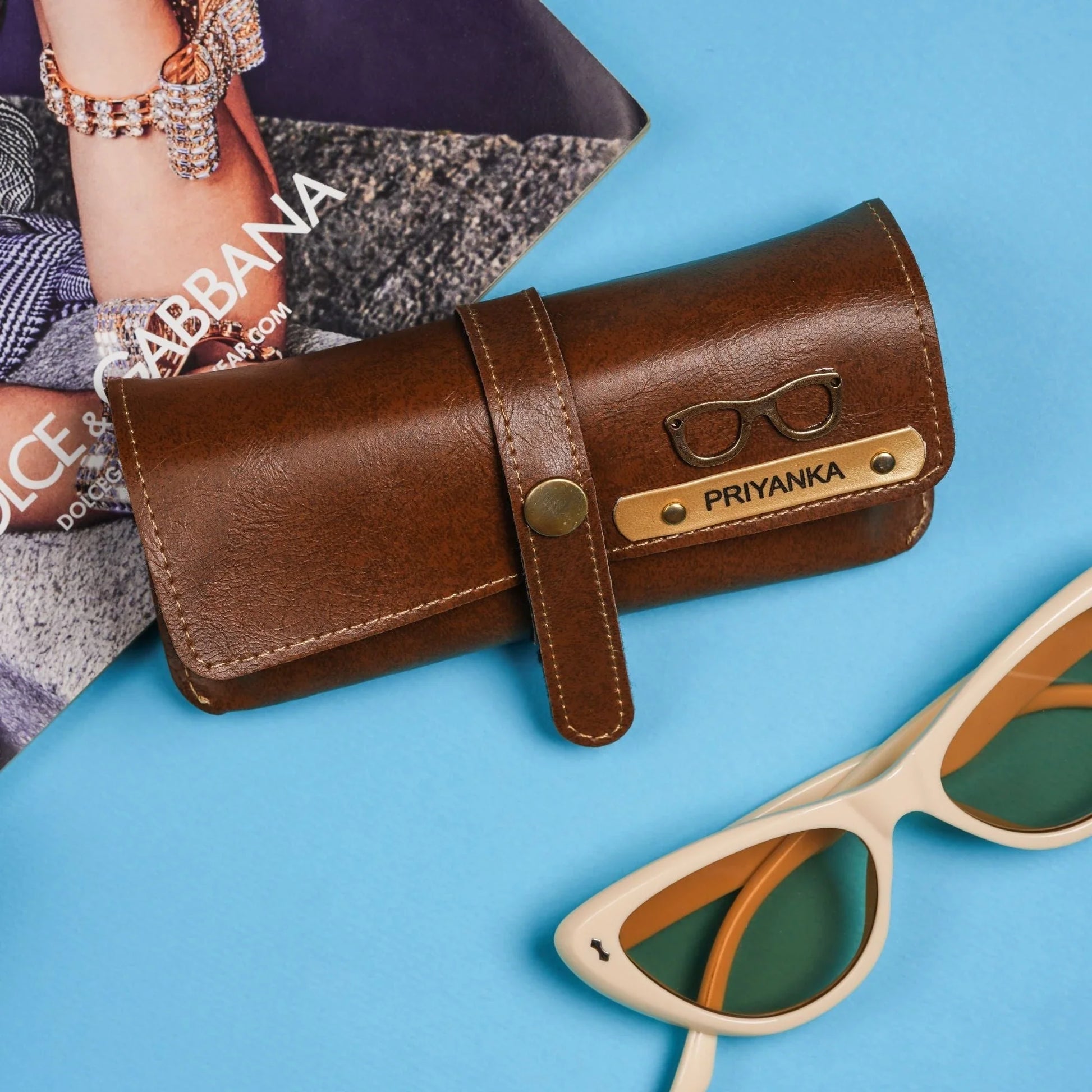 Elevate your everyday carry with our custom sunglasses case! This case is made from high-quality materials and features a sleek, modern design, making it the perfect choice for anyone looking for a stylish and practical accessory.