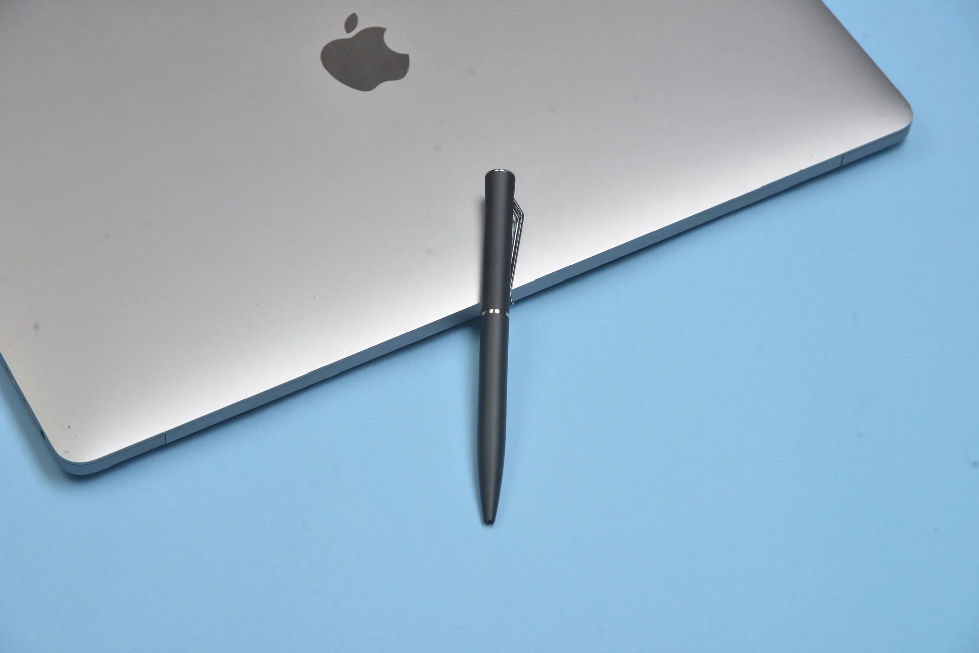 Crafted from high-quality materials, our pen is designed to last. The smooth, refillable ballpoint and comfortable grip make it a pleasure to write with, while the classic design makes it a timeless addition to your desk.
