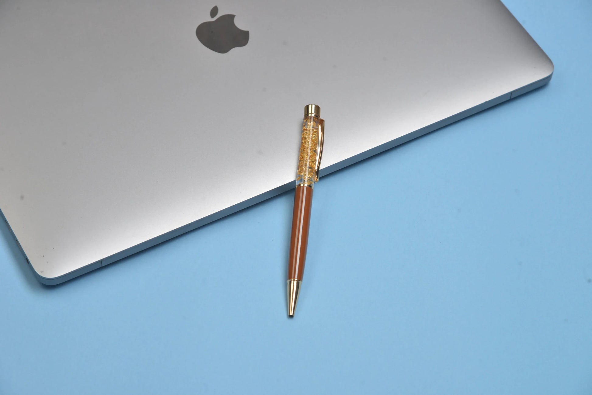Use this personalised pen to write your fantastic destiny.