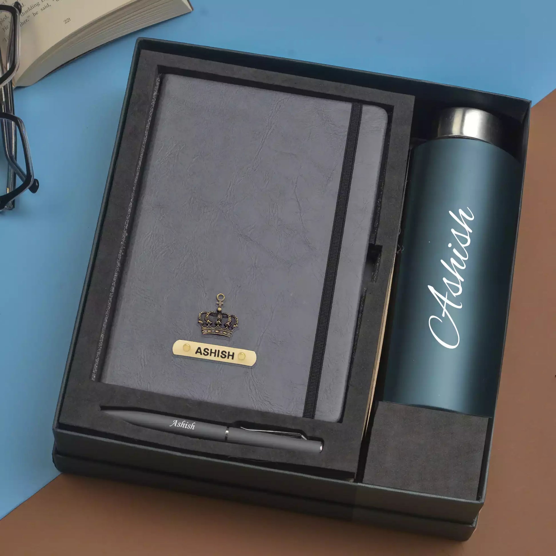 Keep your daily tasks organized and your thirst quenched with our Classy Hardcover Diary, Classic Metal Pen, and Classic Smart Bottle 900 ml. The diary's hardcover design, paired with the pen and bottle's classic styles, make for the perfect trio of sophistication and convenience.