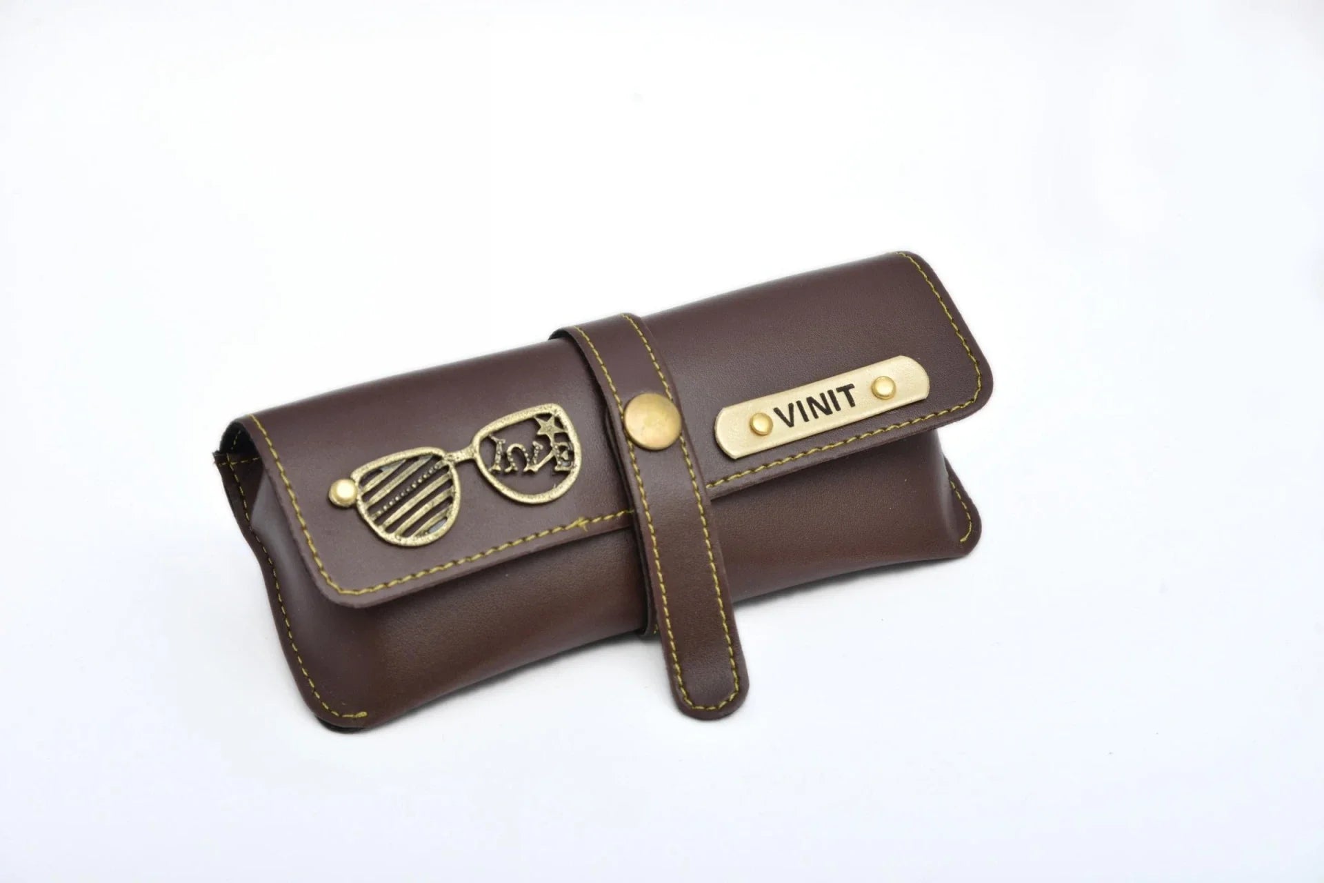personalized-cb08-brown-customized-best-gift-for-boyfriend-girlfriend.The flawless finish of our eyewear Case is bound to leave you mesmerized and protect your glasses from any sort of strain. The best part is that faux, synthetic leather is very durable. It is not prone to crack or peel like leather. It will not fade as easily in ultraviolet light and is stain resistant.Go classy with this stylish sunglasses pouch.