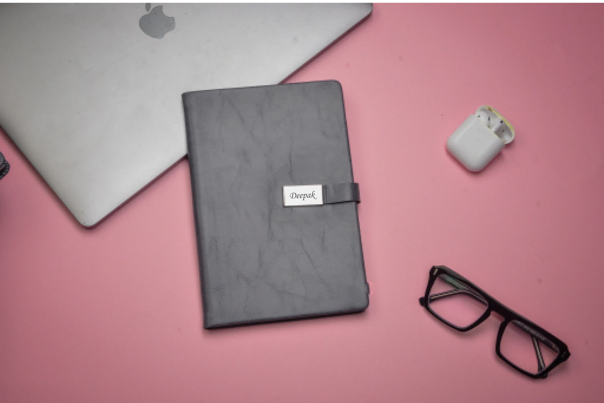 "Simplify your life and stay on top of your schedule with our comprehensive diary. Designed for maximum efficiency and organization." Inside or open view of diary