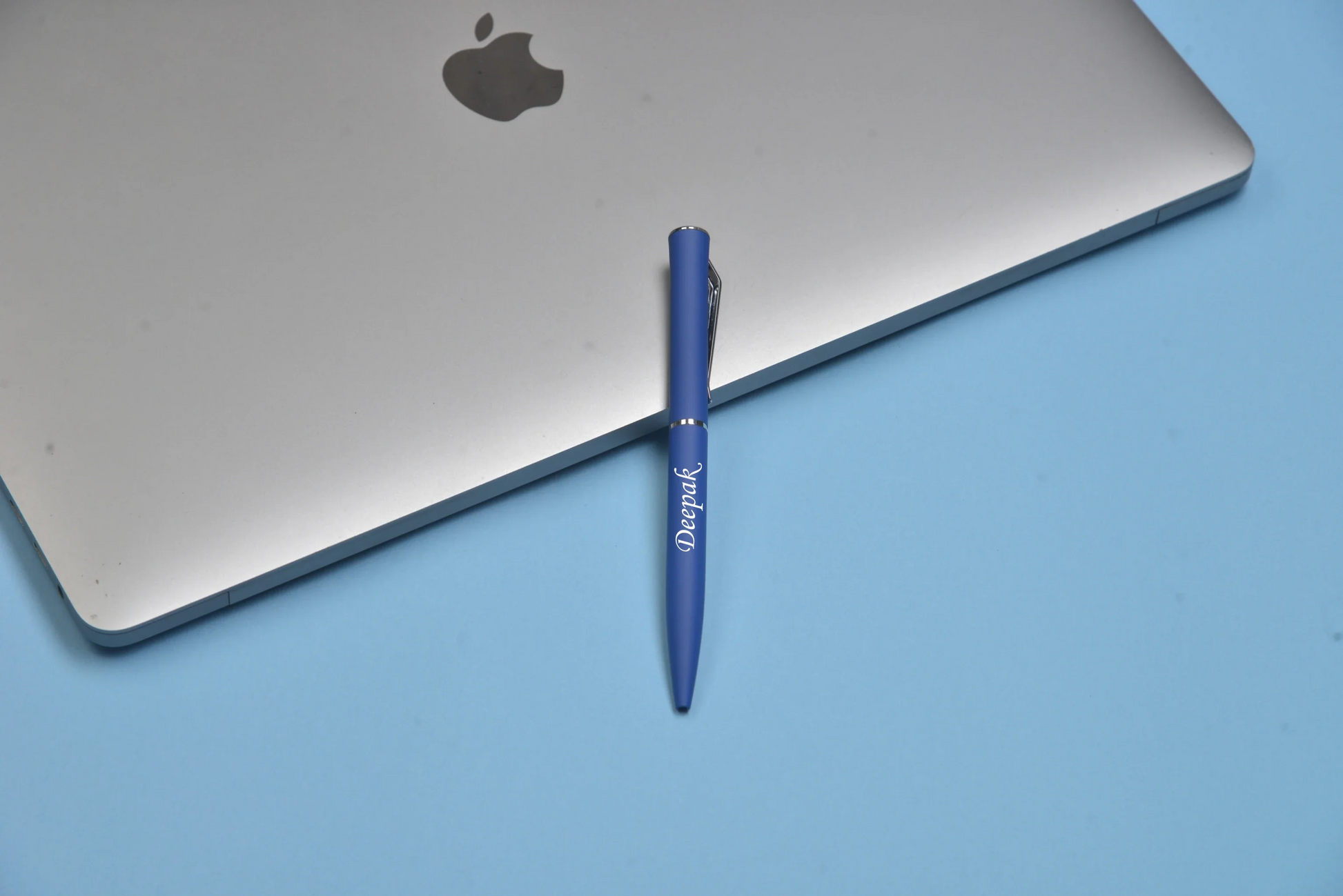 "Write with confidence and precision with our high-quality pen. Ideal for professionals and for signing important documents."