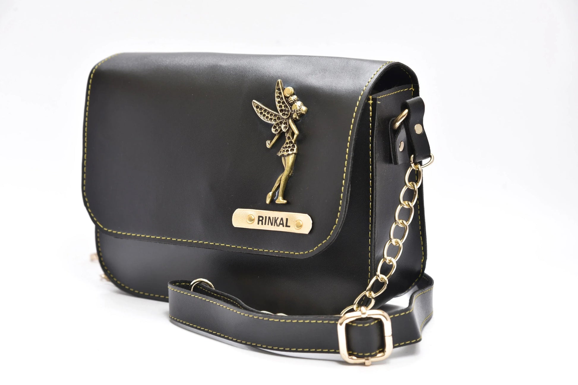 This luxurious and trendy chain purse will make you forget about all your other purses, handbags and wallets in your collection. This black quilted crossbody purse is the one! Our top womens crossbody purse.
Flap Snap Closure: Fold over flap snap stays securely closed during long commutes and travel.