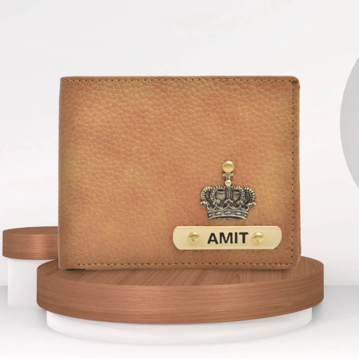 Keep your element of royalty with you at all times with our premium men's wallet. 