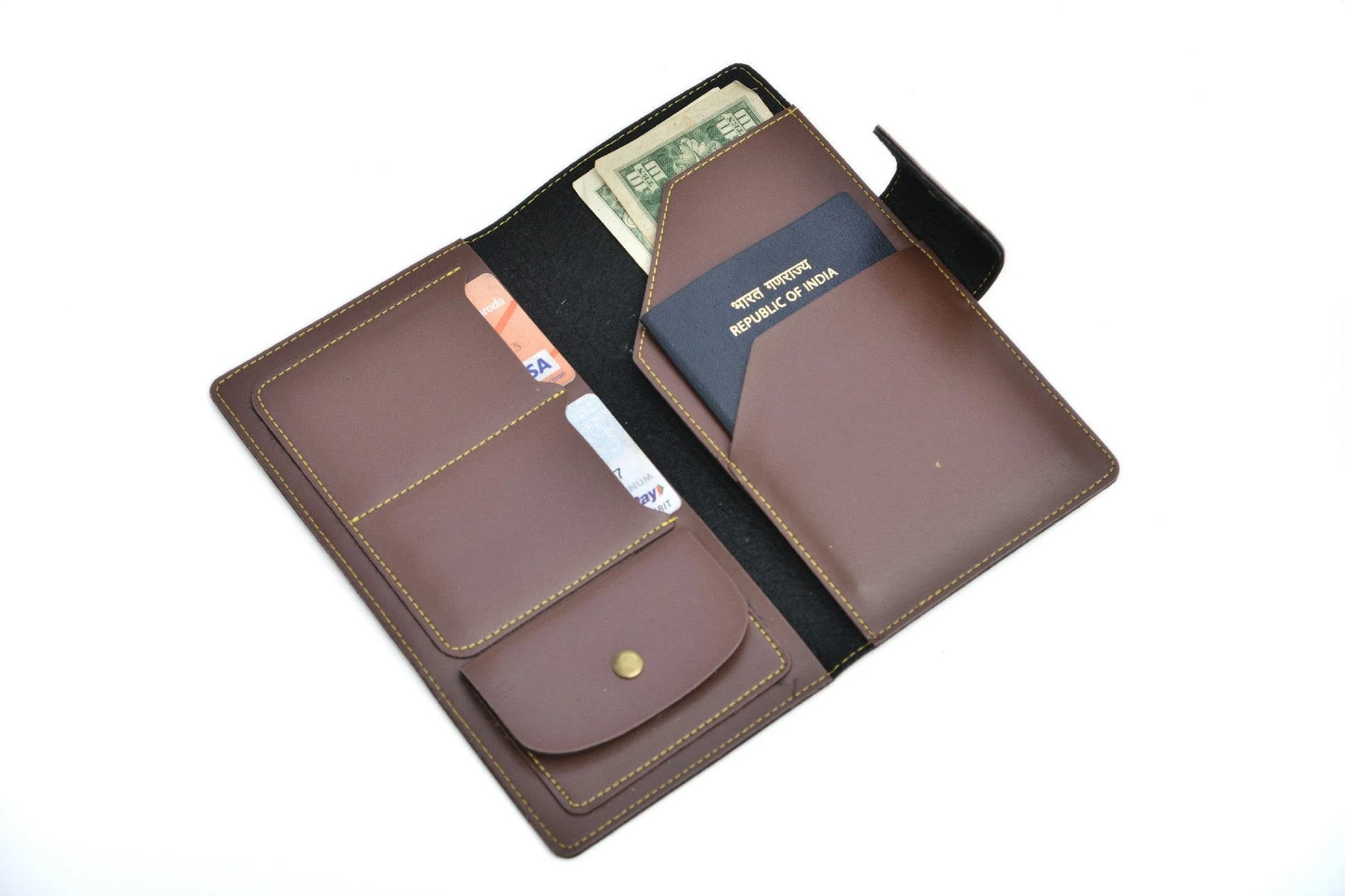 personalized-travel-wallet-brown-customized-best-gift-for-boyfriend-girlfriend. inside/open view
