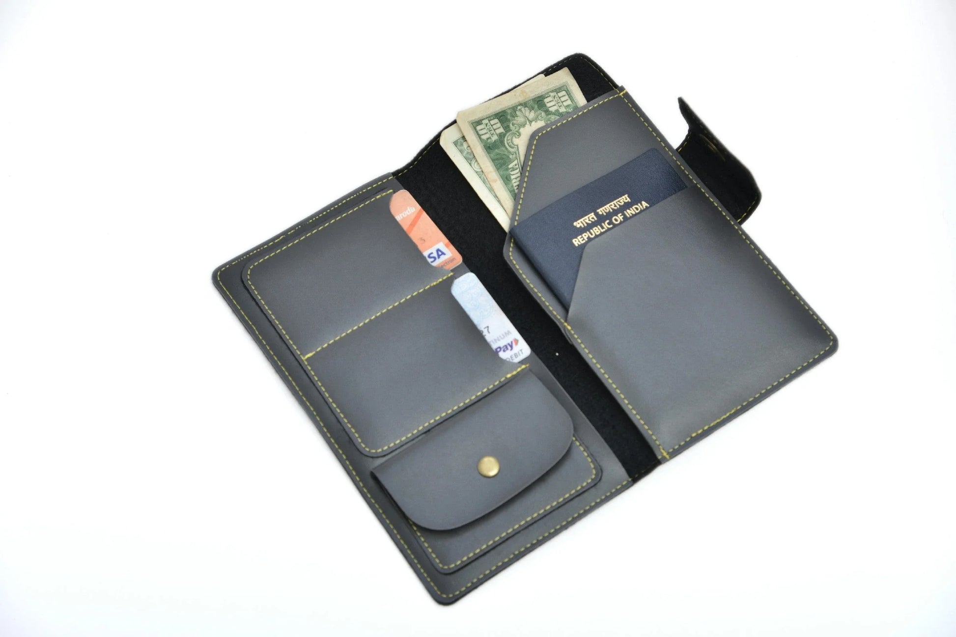 personalized-travel-wallet-grey-customized-best-gift-for-boyfriend-girlfriend. Inside/open view