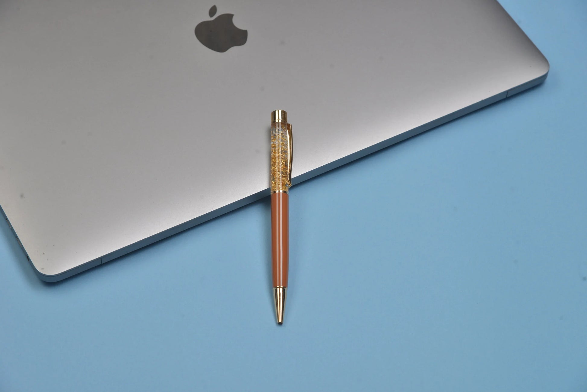 Don't miss out the personalized pen which makes the best corporate gift with its sleek and stylish finish