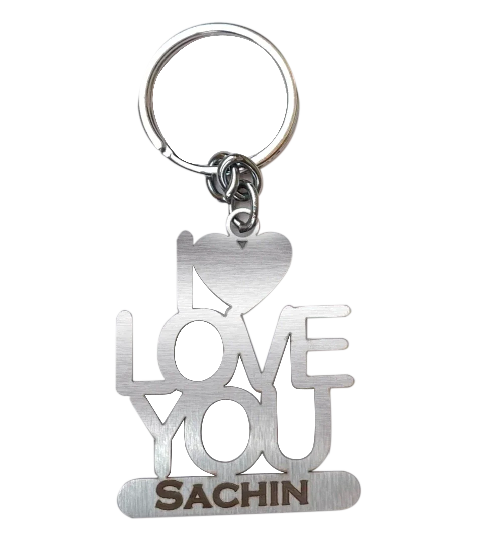 Customize this romantic and stylish keychain with the name of your special someone to rekindle your love